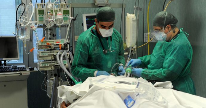 Coronavirus, raddoppiare i respiratori: ecco quanti ne servono