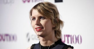 Copertina di Chelsea Manning, la “talpa” di Wikileaks ha tentato il suicidio in carcere: ora è in ospedale