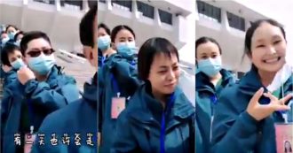 Copertina di Coronavirus, così medici e infermieri celebrano la chiusura degli ospedali provvisori a Wuhan: il video fa il giro del mondo