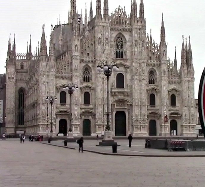 Coronavirus, da via del Corso a Roma a piazza Duomo a Milano, città deserte come nelle domeniche d’agosto: le immagini