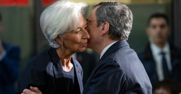 Coronavirus, la Lagarde ora sembra Draghi: “Bce impegnata a fare qualunque cosa per aiutare l’Eurozona a uscire da questa crisi”