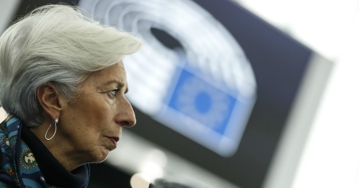 Coronavirus, Bce avvia l’acquisto di titoli per 750 miliardi e toglie tutti i paletti. Spread cala a 158. Von der Leyen: “Ue rimanga unita”