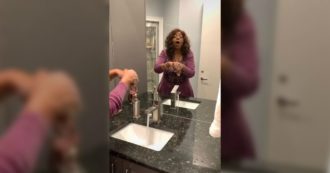 Coronavirus, Gloria Gaynor e il tutorial per lavarsi le mani sulle note di “I will survive”: “Bastano 20 secondi…”