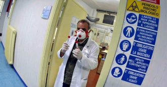 Coronavirus, procura di Napoli apre inchiesta sui 249 operatori dell’ospedale Cardarelli in malattia. Accertamenti del Nas dei carabinieri