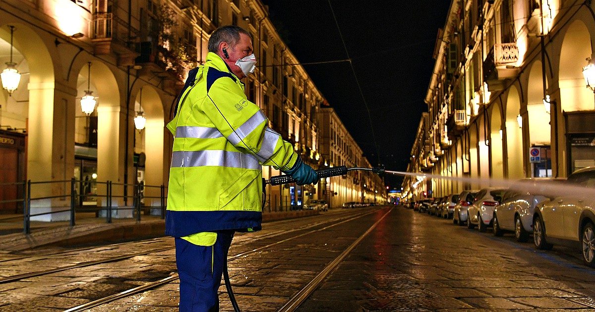 Coronavirus, diretta – Contagiati a quota 21mila. Terapie intensive, l’allarme della Regione Lombardia: “Tutte le sere ci avviciniamo al punto di non ritorno”. Bergamo, muore a 47 anni addetto del 118
