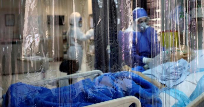 Coronavirus, altri 119 morti. Stabili i nuovi contagi: 669, uno su tre in Lombardia. Gallera: “108 sono operatori sanitari e ospiti di Rsa”