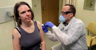 Copertina di Coronavirus, Usa iniziano sperimentano un possibile vaccino: primo test su una volontaria. Dall’Ue 80 milioni di finanziamenti a Curevac