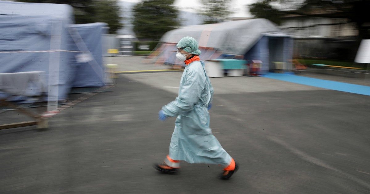 “A marzo 2020 mi sono rivolta ai carabinieri, oggi salvata dalla baby sitter a 2mila euro al mese. E chi non può pagare?”: la storia simbolo della dottoressa di Bergamo