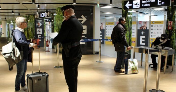 “Venite a salvarci”  I vacanzieri da virus ora lanciano l’Sos