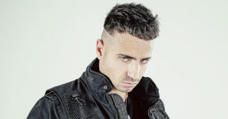 Copertina di Un nuovo Mostro che ama la poesia e legge Bukowski