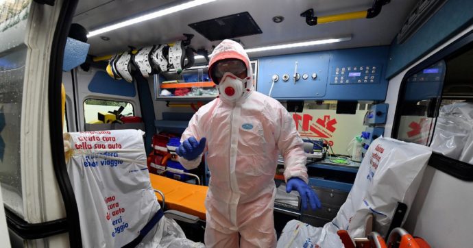 Coronavirus, oltre 2 mila medici e infermieri infetti: solo ieri, 313 in più