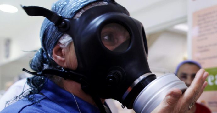 A chi lavora in corsia mascherine militari