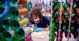 Coronavirus, la Toscana dà l’ok a riaprire le fabbriche tessili: “Ma solo per manutenzioni macchinari e la gestione dei magazzini”