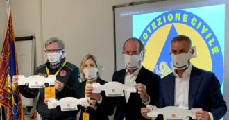 Copertina di Coronavirus, Grafica Veneta riconverte produzione: 1,5 milioni di mascherine al giorno “gratis alla popolazione”