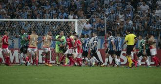 Copertina di Boca Juniors-Sporting Cristal, la partita più violenta della storia: 18 espulsi. E chi non fu ricoverato in ospedale venne arrestato