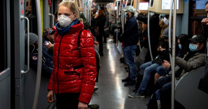 “Troppa gente ancora in giro”. Via ai controlli sui telefonini