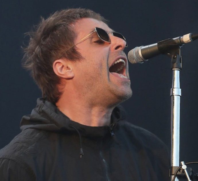 Coronavirus, Liam Gallagher a Noel: “Riuniamo gli Oasis per un concerto di beneficenza”