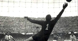 Copertina di Lev Jashin, 30 anni fa moriva l’unico portiere in grado di vincere il Pallone d’ora: vita, morte e miracoli del Ragno Nero