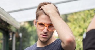 Copertina di Coronavirus, la star dei social Luca Sironi: “Bloccato in Indonesia con la mia famiglia. Intanto mia nonna è morta in Italia da sola”