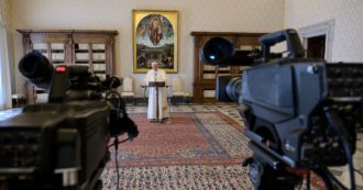 Copertina di Coronavirus, Pasqua a porte chiuse: Papa Francesco celebrerà le funzioni in streaming