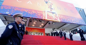 Copertina di Altro che red carpet: festival chiusi o rinviati