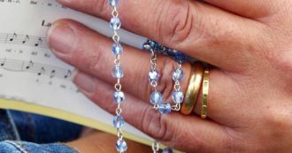 Copertina di La corona del Rosario fa boom in tv