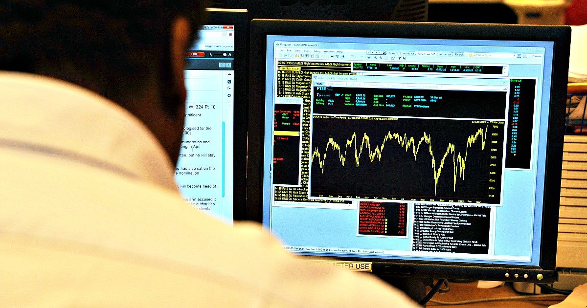 Coronavirus, per Piazza Affari la seduta migliore dal 2010: +8,9%. Spread cala a 188. G7: “Politiche espansive finché necessario”. Le Maire: “Sì al Mes senza condizioni”