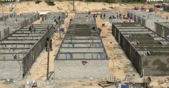 Copertina di Coronavirus, anche a Gaza si costruisce un ospedale da campo per i positivi: le immagini