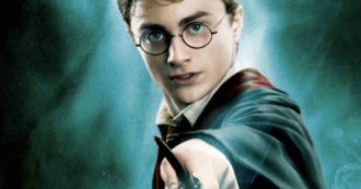 Copertina di Harry Potter, la confessione di Daniel Radcliffe: “Andavo a letto con le fan quando ero ubriaco”