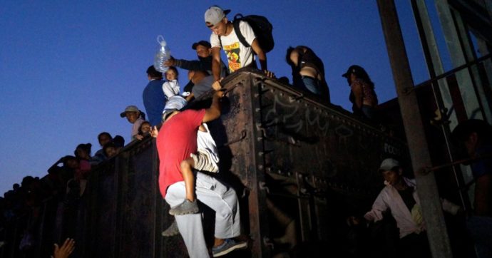 “Si può (e si deve) scrivere di migranti, pur senza esserlo”