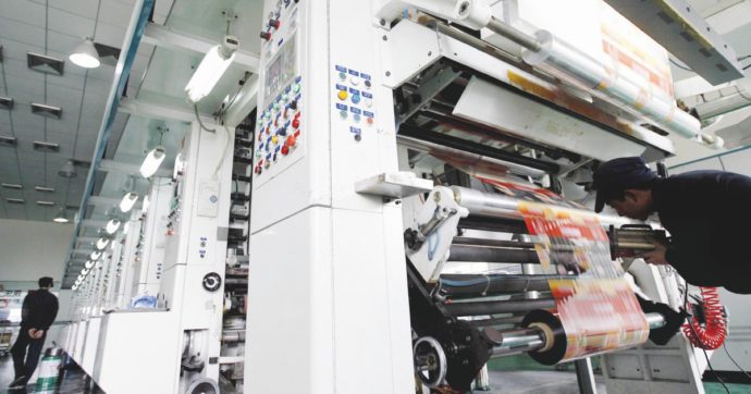 Coronavirus, con l’aggiornamento del decreto cambiano le attività essenziali, ma solo 200mila lavoratori in meno