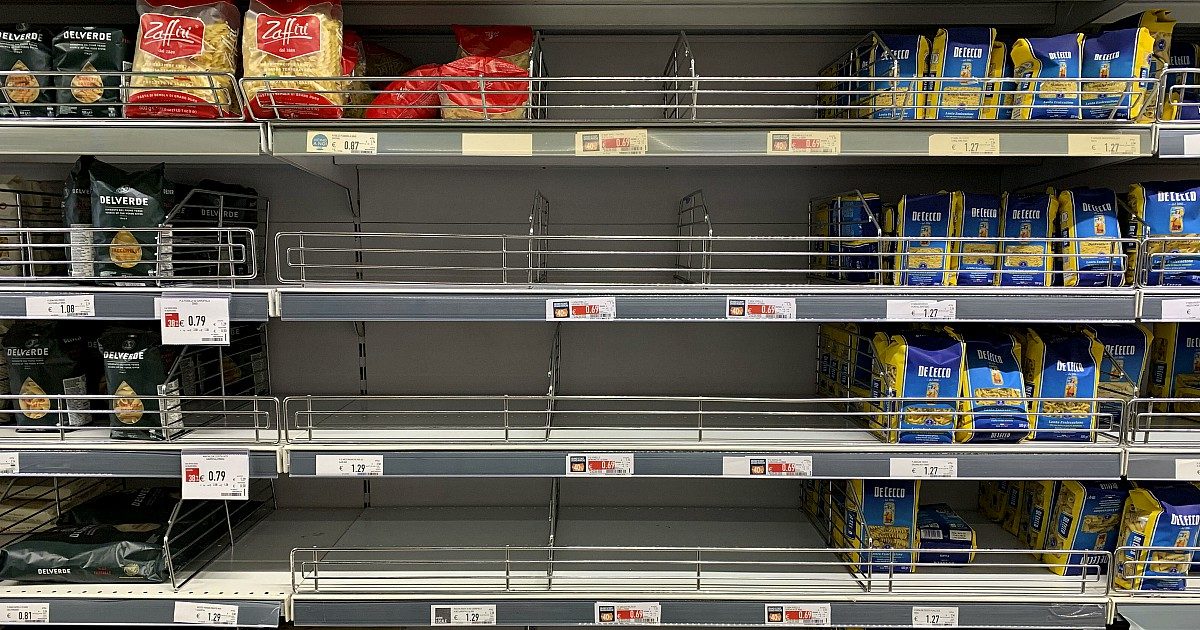 Coronavirus, dalla pasta alle conserve è boom di ordini per le aziende alimentari. E la produzione fa i conti con le esigenze di distanziamento