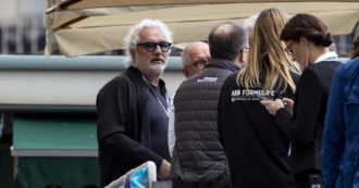 Copertina di Briatore preoccupato per il Gp L’influencer per i morti sbagliati
