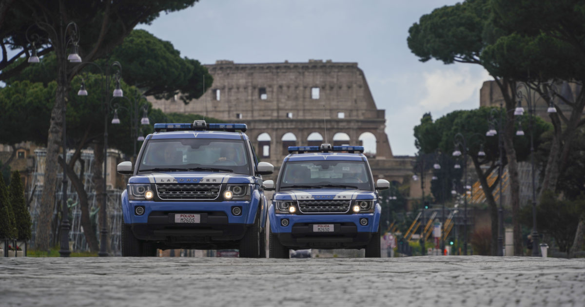 Coronavirus, la diretta – Verso proroga di 15 giorni dei decreti restrittivi. Conte: “Provvedimenti urgenti per chi non riesce a comprare generi alimentari”. Aifa autorizza tre nuove sperimentazioni