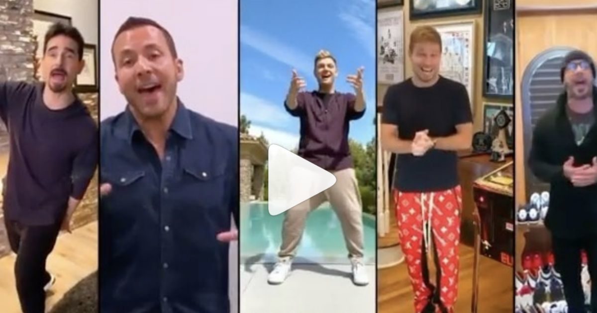 La reunion virtuale dei Backstreet Boys fa impazzire i fan: i cinque cantano “I Want It That Way”