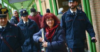 Copertina di Coronavirus, Nicoletta Dosio esce dal carcere: l’attivista No Tav sconterà il resto della pena ai domiciliari a causa del pericolo pandemia
