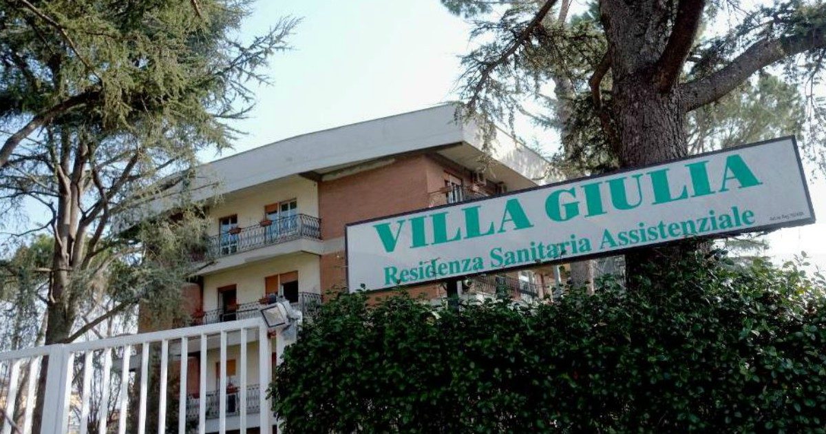 Coronavirus e vittime nelle residenze per anziani, nuovi casi da Arezzo a Foggia: timori per i 300mila ospiti e operatori. “Sono zona molto grigia, intervenire è complicato”