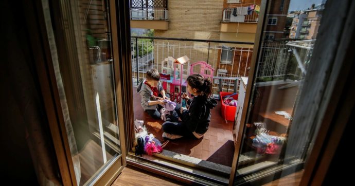 Giornali, musica, pensieri positivi: “Questa crisi ci renderà più forti”