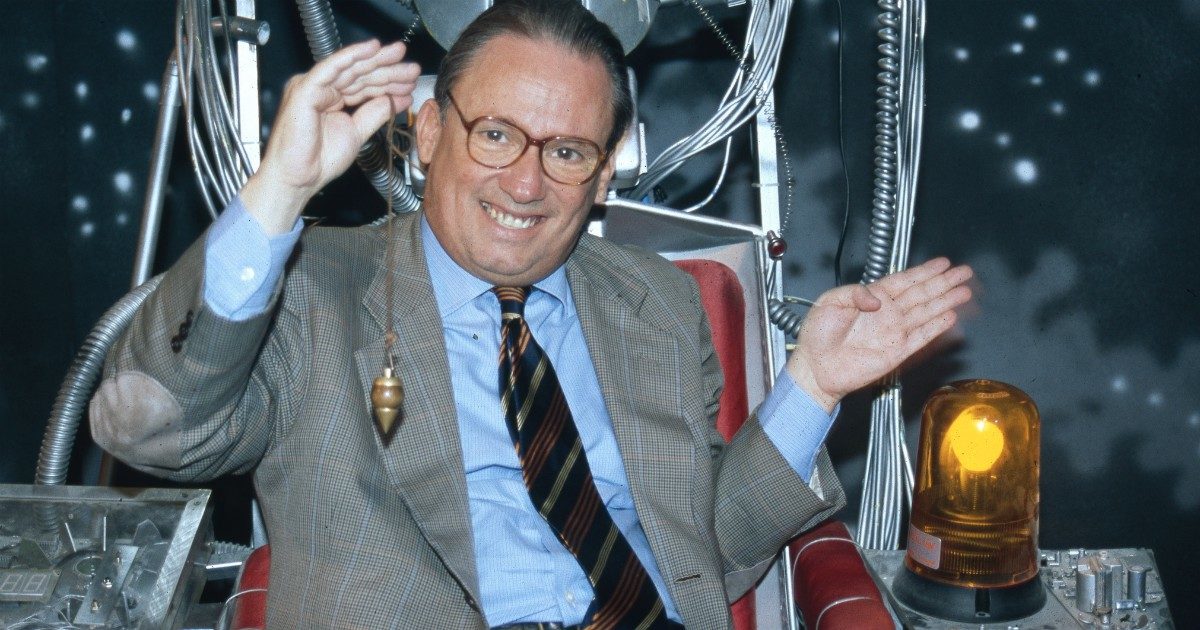 Maurizio Mosca, ItaliaUno ricorda il giornalista scomparso dieci anni fa con uno speciale. Il suo epitaffio: “Ho cercato di spargere allegria tra la gente”