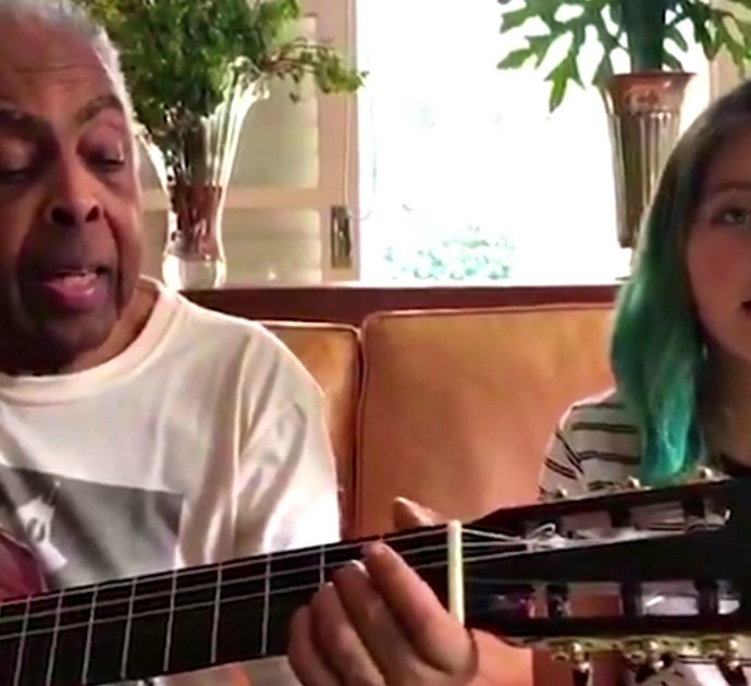 Coronavirus, Gilberto Gil canta “Volare” di Domenico Modugno insieme alla nipotina: “Noi siamo l’Italia”