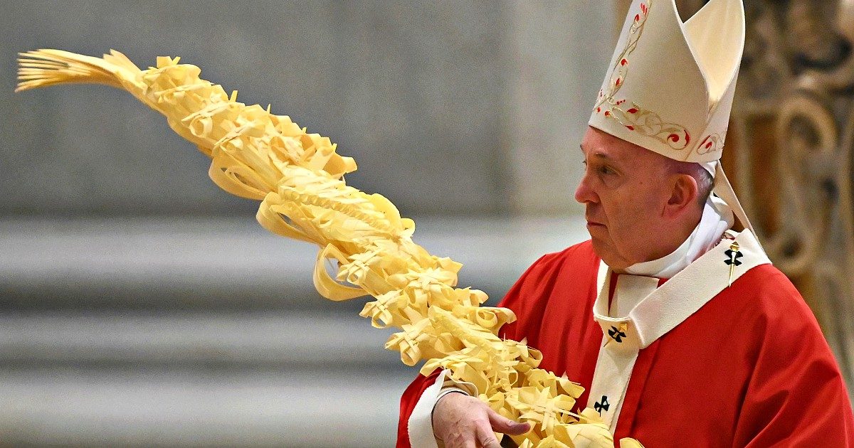 Papa Francesco, alle 18 iniziano le celebrazioni del Triduo nella Basilica di San Pietro: ecco dove seguire in tv tutte le messe di Pasqua