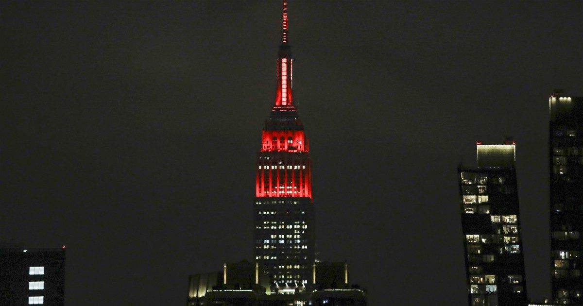 Coronavirus, oltre 1,2 milioni di casi e 65mila morti nel mondo. Negli Usa oltre 321mila casi, il doppio di Spagna e Italia. Il capo del servizio sanitario: “Sarà una Pearl Harbor, un 11 settembre”