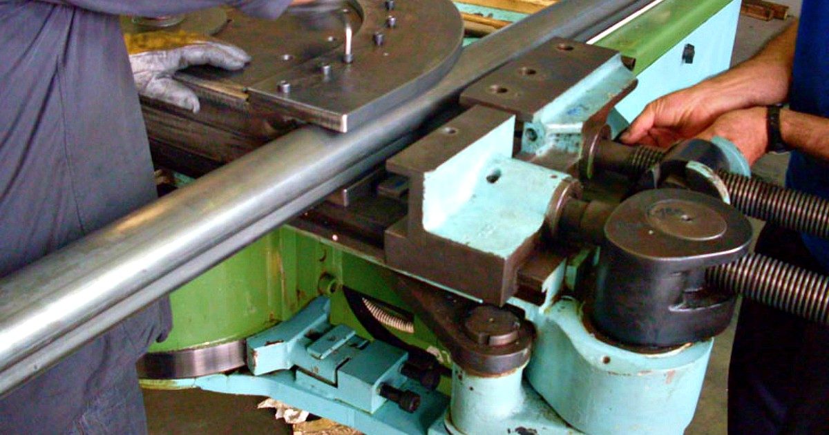 Coronavirus, in provincia di Brescia più di 4mila aziende verso la riapertura. Sindacati: “Qualcuno cerca di forzare le norme”