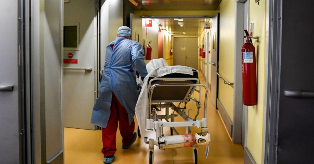 Coronavirus, i dati: meno malati in intensiva ma altri 4.694 nuovi casi e 619 morti. A Milano e in Piemonte nuovi contagi raddoppiati