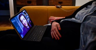 Copertina di Il dramma delle donne incinte: sole al parto e poche ostetriche