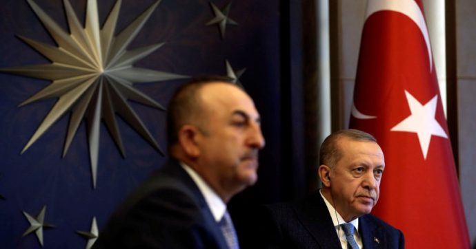 Vietato indagare sul virus: giornalisti dietro le sbarre