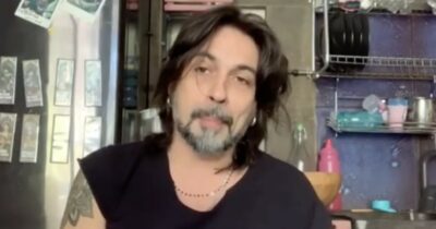 Copertina di “Cancellato il mio musical, ucciso l’impegno di venti persone. Non ha venduto, zero promozione e buttato via un anno di lavoro”: Francesco Sarcina si sfoga