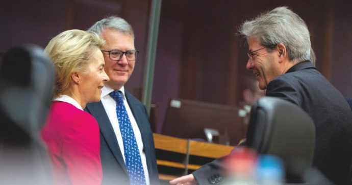 Parigi: “Senza solidarietà blocchiamo l’Eurogruppo”