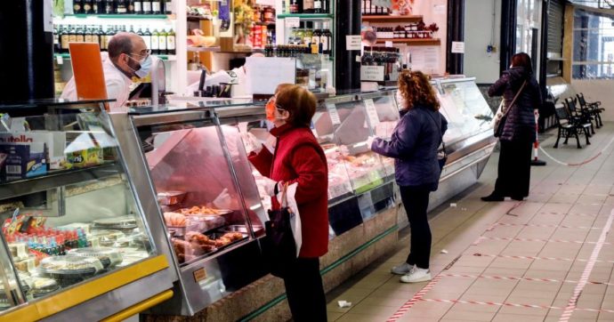 Obbligo di mascherine: a Milano solo 120 mila, ma ne servono milioni