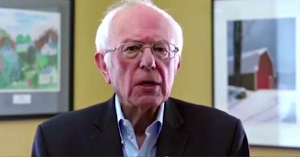 Usa, l’annuncio di Bernie Sanders: “Mi ritiro, abbiamo dimostrato che è possibile affrontare un sistema corrotto di finanziamenti elettorali”